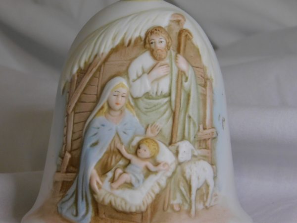 Christmas Bell Manger Scene - Image 4