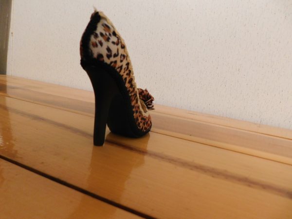 High Heel Shoe Ring Holder - Image 4