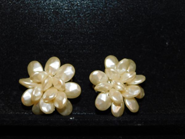 Vintage Cluster Faux Pearl Clip Earrings - Image 2