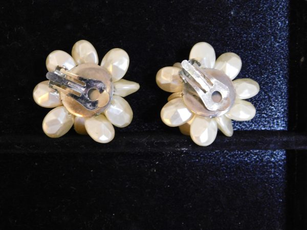 Vintage Cluster Faux Pearl Clip Earrings - Image 3